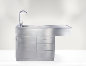 שולחן נרוסטה לטיפולים רטובים ויבשים . עם מגרות, ארון וברז